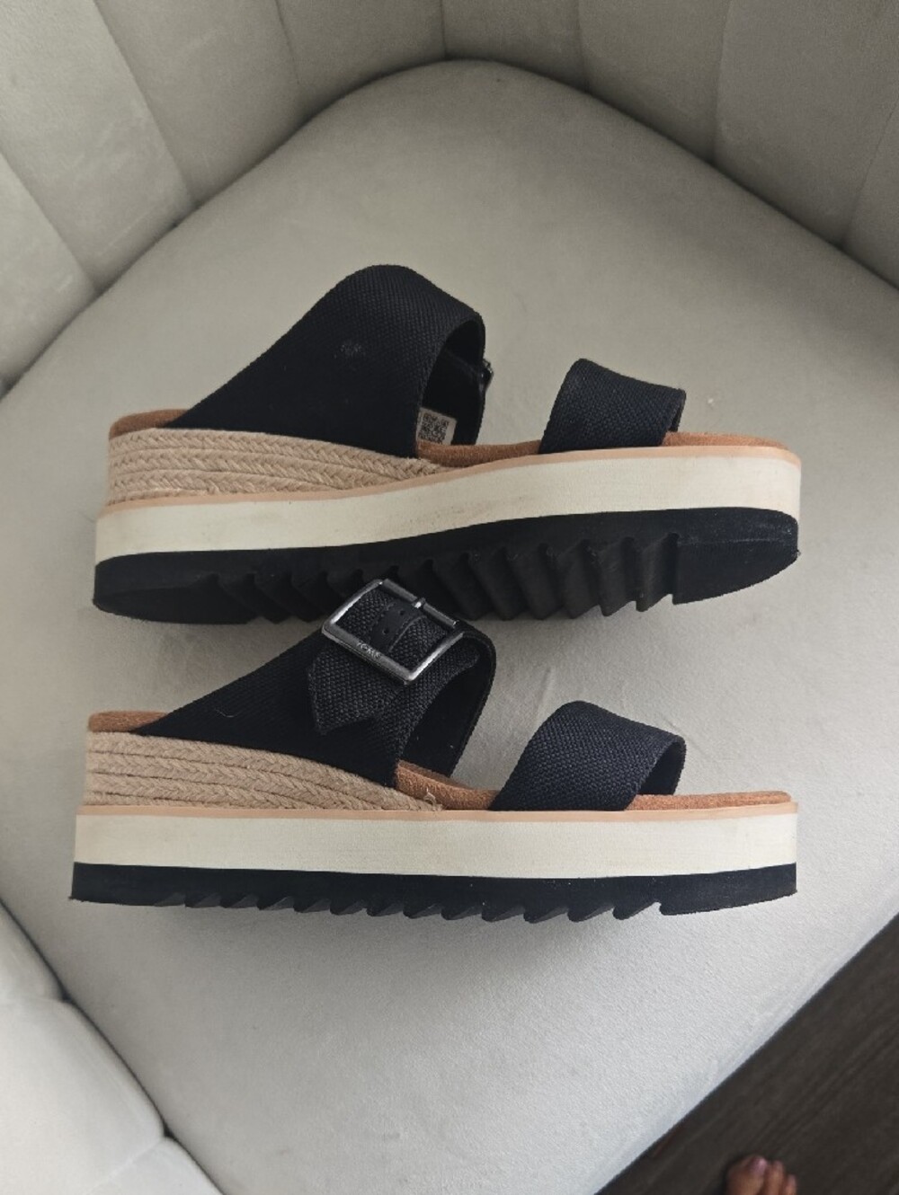 TOMS Black Canvas Platform Slide Sandals - Picture 3 of 6
